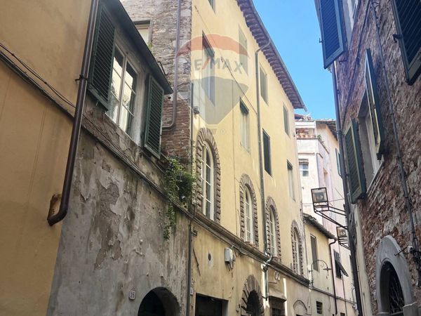 Appartamento Centro storico, Lucca, LU Vendita