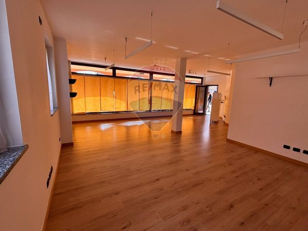 Locale Commerciale Turbigo, MI Affitto