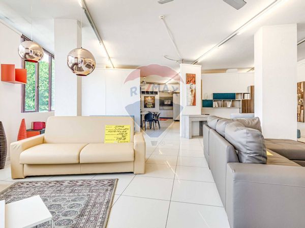 Locale Commerciale Cinque Ponti, Busto Arsizio, VA Affitto - Foto 3