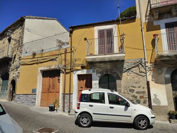 Casa Indipendente Vizzini, CT Vendita