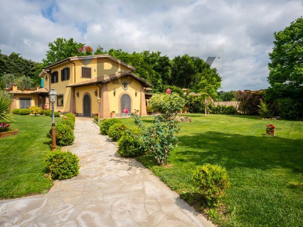 Villa singola Sacrofano, RM Vendita