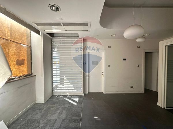 Locale Commerciale Famagosta, Milano, MI Affitto - Foto 4