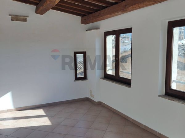 Appartamento Centro Storico, Foligno, PG Vendita