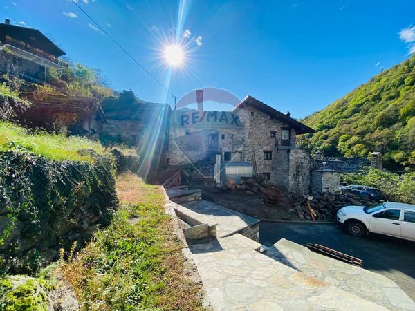 Casa Semindipendente Fontainemore, AO Vendita