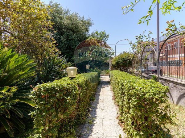 Villa singola Motta Sant'Anastasia, CT Vendita