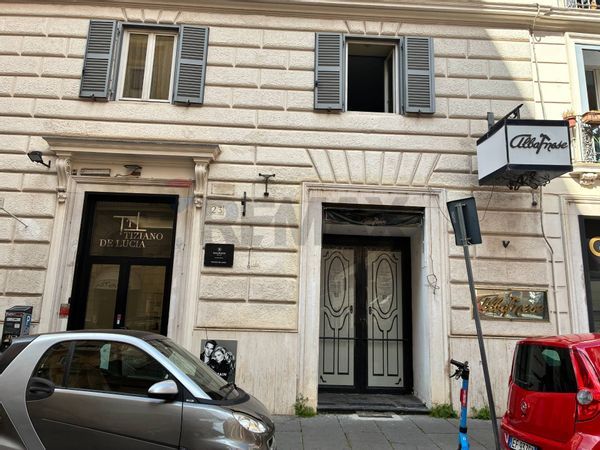 Locale Commerciale Centro Storico, Roma, RM Affitto