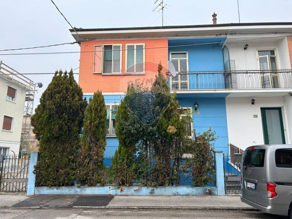 Casa Semindipendente Via Bologna, Ferrara, FE Vendita