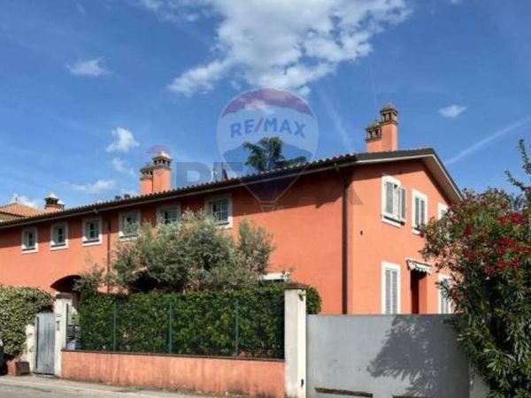 Casa Indipendente Zona Viale Firenze, Foligno, PG Vendita - Foto 2