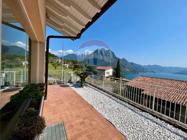 Villa singola Riva di Solto, BG Vendita
