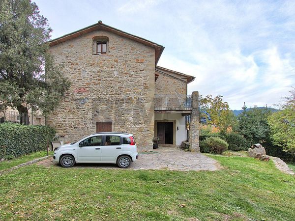 Porzione di villa Faeto, Loro Ciuffenna, AR Vendita