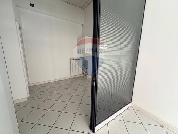 Attività  Commerciale Semicentro, Trieste, TS Affitto - Foto 2