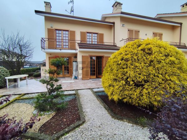 Villa a schiera Montanaro, TO Vendita