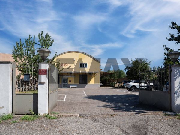 Attività  Commerciale Cascina Croce, Cornaredo, MI Vendita