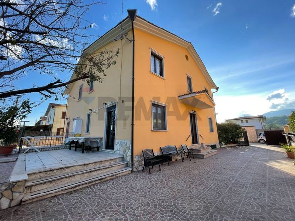 Villa a schiera Rocchetta a Volturno, IS Vendita