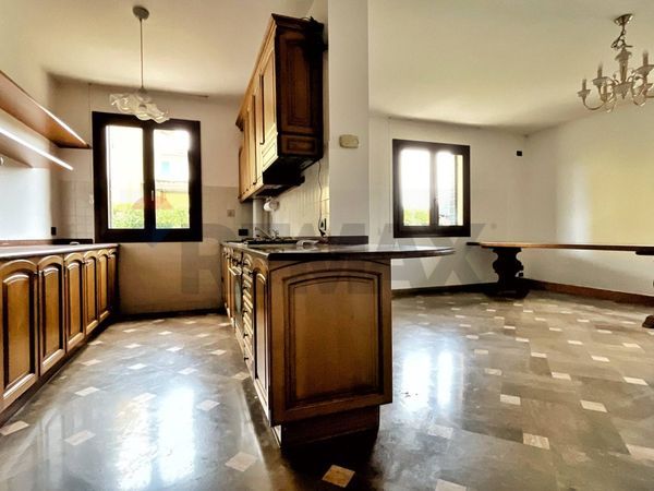 Villa singola Zona Monte Berico, Vicenza, VI Vendita - Foto 2