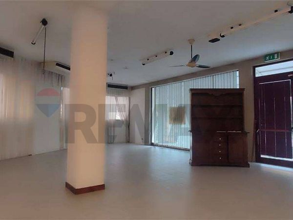 Locale Commerciale Valdragone, Borgo Maggiore, SM Affitto