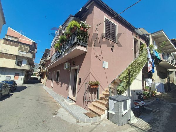 Casa Indipendente Gaggi, ME Vendita