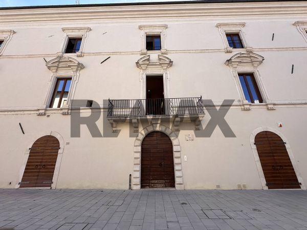 Ufficio Centro storico, L'Aquila, AQ Affitto