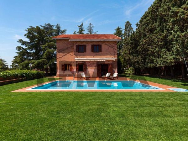 Villa singola Mascalucia, CT Vendita