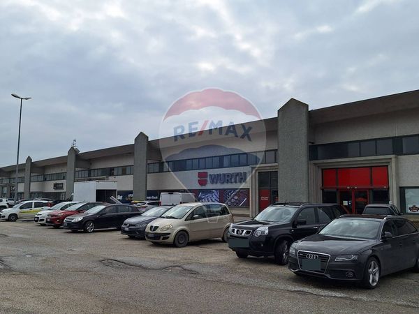 Locale Commerciale Zona Paciana, Foligno, PG Vendita - Foto 2