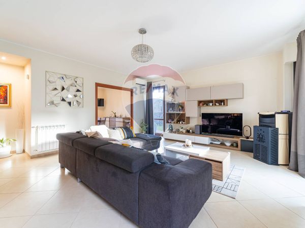 Villetta bifamiliare Santa Venerina, CT Vendita