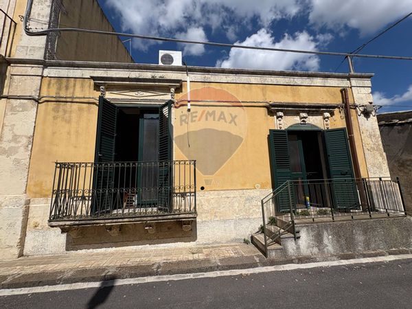 Casa Indipendente Cassaro, SR Vendita