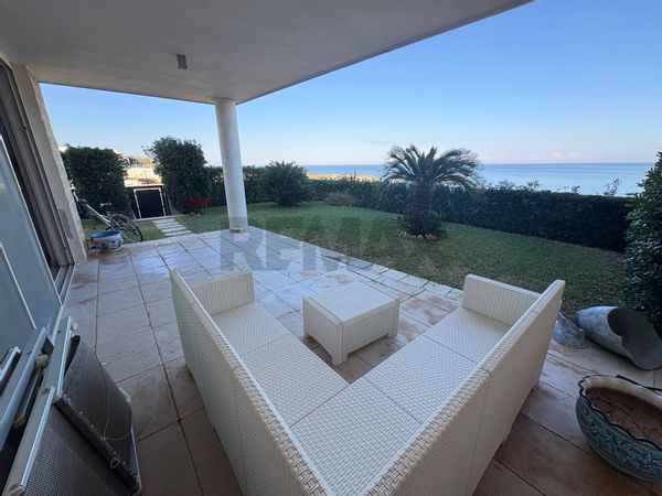 Villa a schiera Santa Sabina, Carovigno, BR Vendita