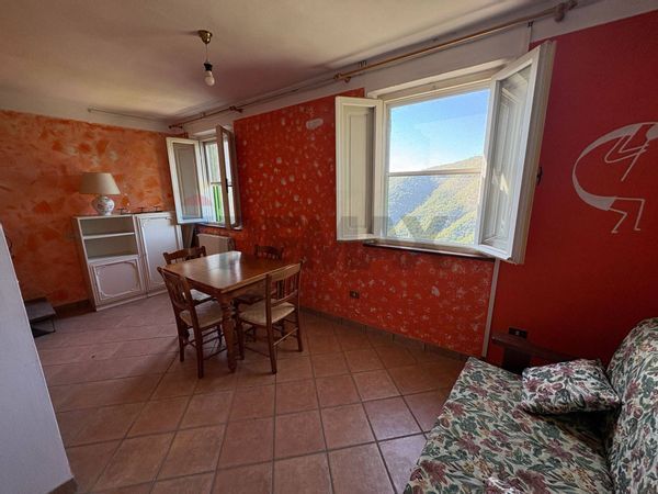 Casa Semindipendente Boveglio, Villa Basilica, LU Vendita