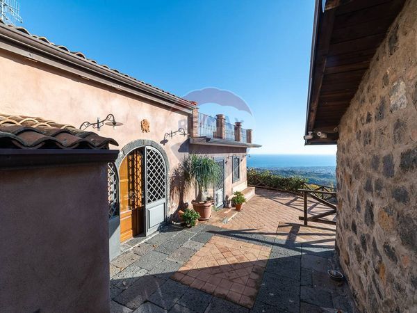 Casa Indipendente Milo, CT Vendita