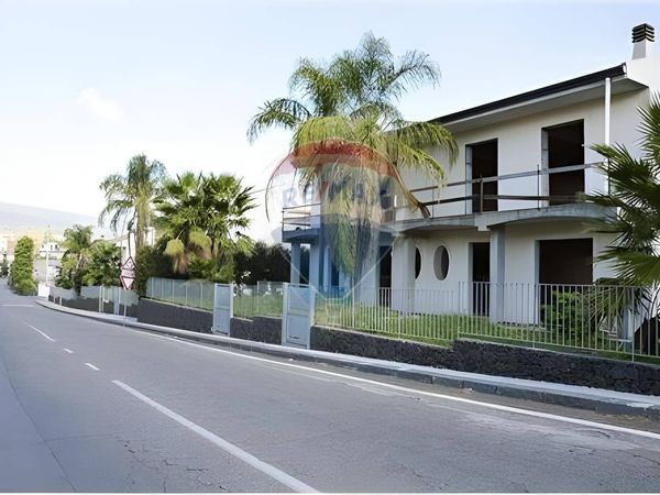 Villa a schiera Linera, Santa Venerina, CT Vendita