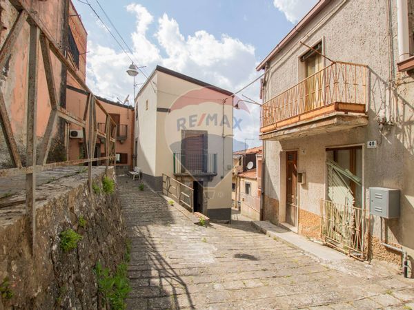 Casa Indipendente Buccheri, SR Vendita