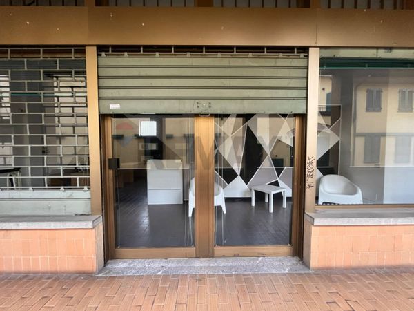 Locale Commerciale Pessano con Bornago, MI Affitto