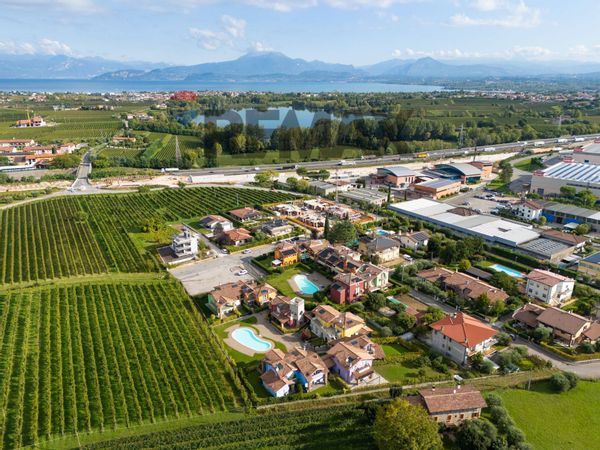 Villa a schiera Peschiera del Garda, VR Vendita