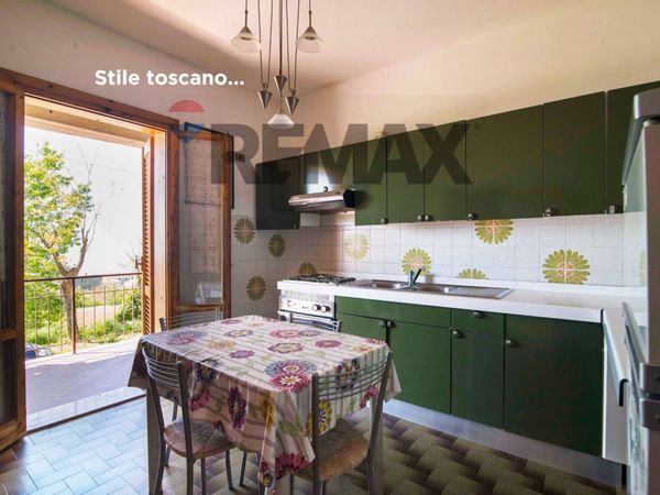 Villa a schiera Sassofortino, Roccastrada, GR Vendita