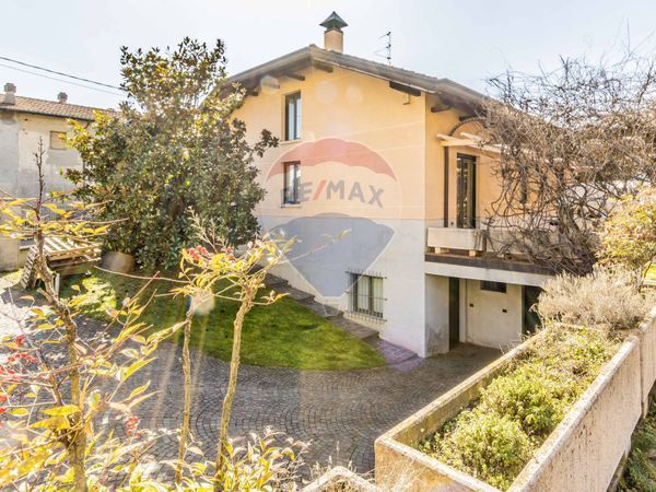Villetta bifamiliare Cassano Magnago, VA Vendita