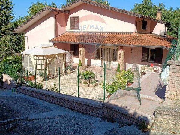 Villa singola Lioni, AV Vendita