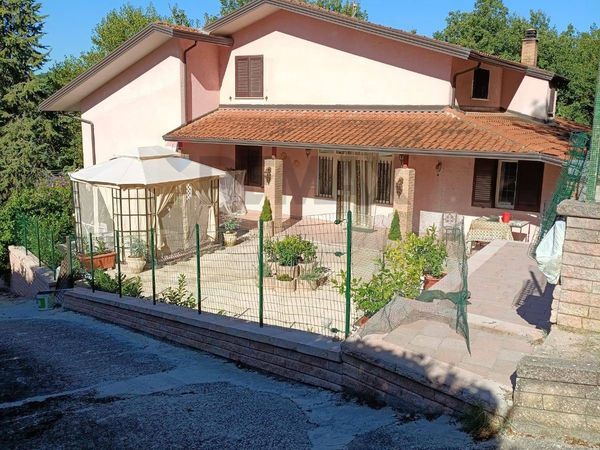 Villa singola Lioni, AV Vendita
