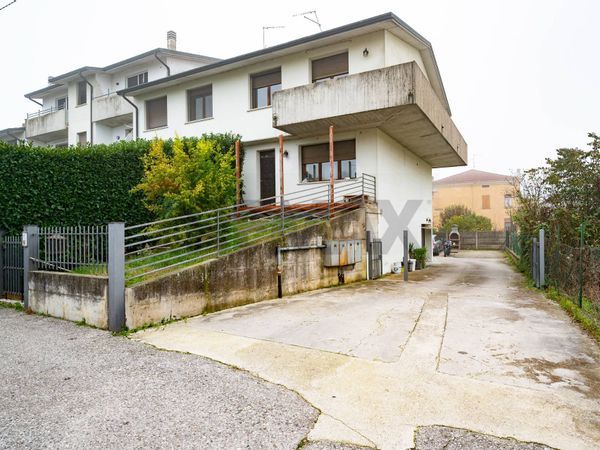 Villa a schiera Sustinente, MN Vendita