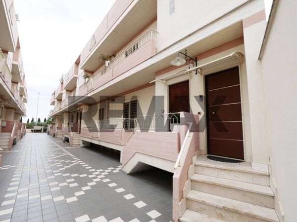 Villa a schiera Adelfia, BA Vendita