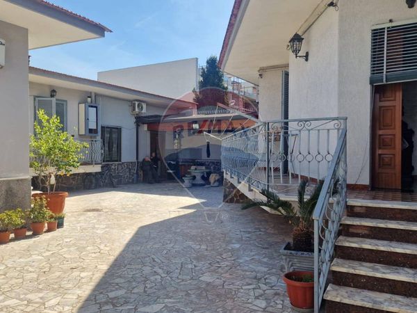Casa Indipendente Zona San Michele, Afragola, NA Vendita
