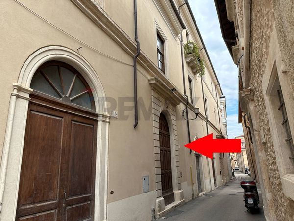 Appartamento Centro storico, L'Aquila, AQ Affitto