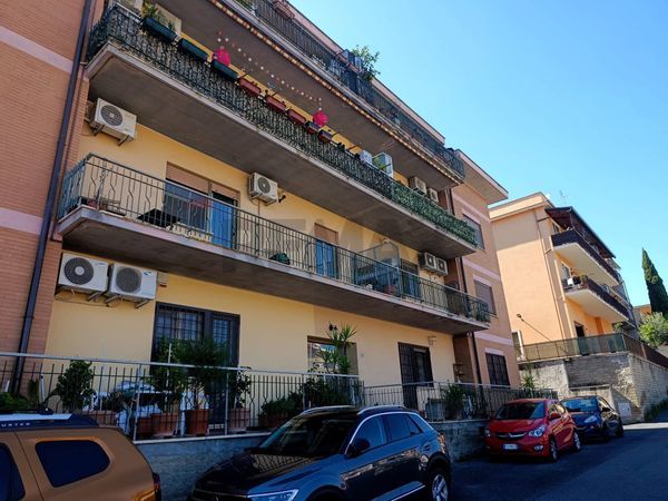 Appartamento Castelnuovo di Porto, RM Vendita