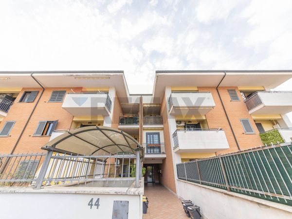 Appartamento Santa Maria delle Mole, Marino, RM Vendita