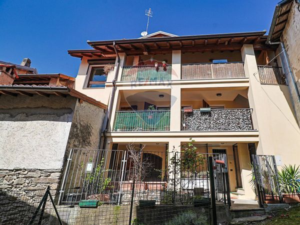 Porzione di casa Casa Briccoli, Montegrino Valtravaglia, VA Vendita