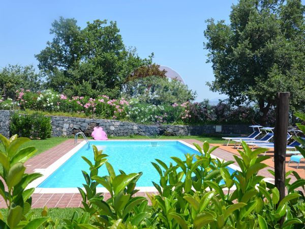 Cascina/Casale Presa, Piedimonte Etneo, CT Vendita