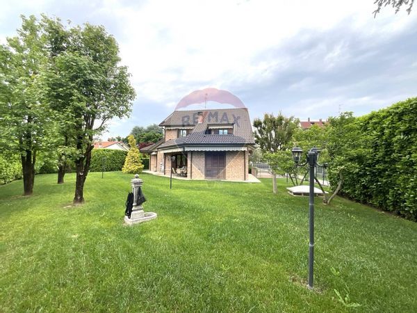 Villa singola Caronno Pertusella, VA Vendita