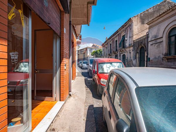 Negozio Viagrande, CT Affitto