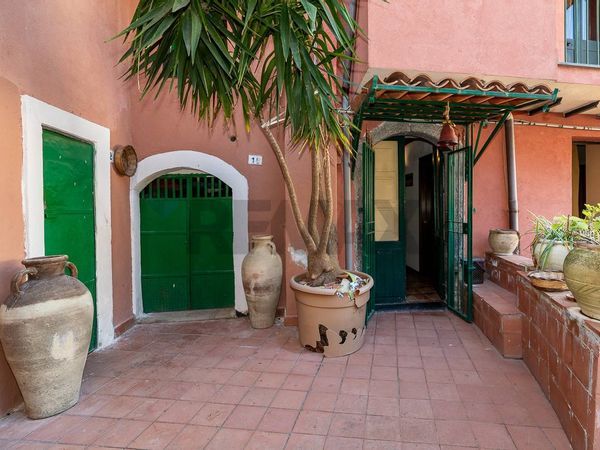 Albergo/Hotel Castiglione di Sicilia, CT Vendita