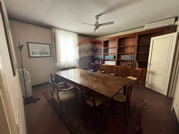 Ufficio Centro storico, Lucca, LU Affitto