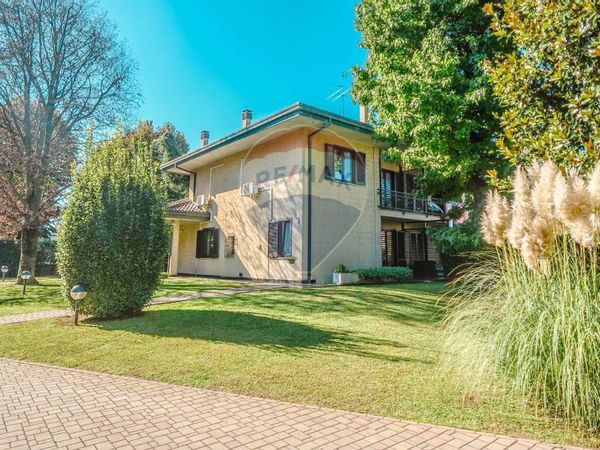 Villetta bifamiliare Rescaldina, MI Vendita